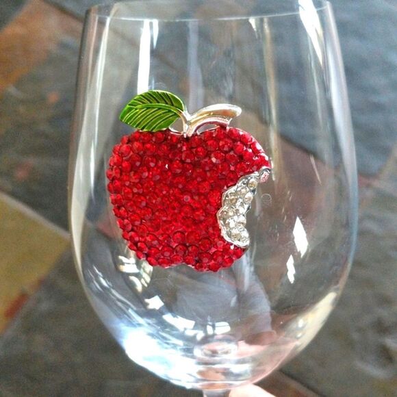 The Queen's Jewels-❣️ Embellished Apple Wine Glasses - Picture 4 of 12